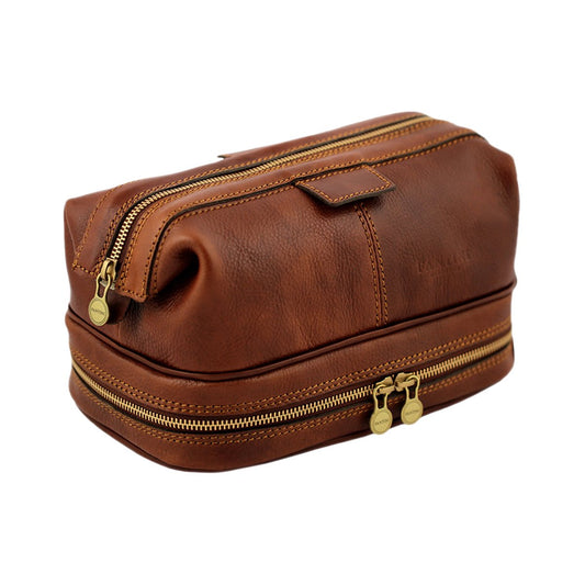 Ermes Leather toiletry bag.